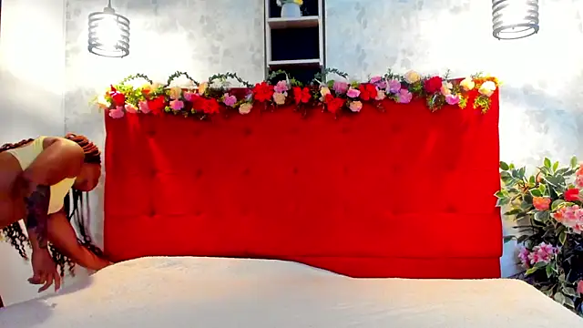 Snapshot of SilvannaFit chatting on 6, 5, 2026 SilvannaFit online show from 6, 5, 2026