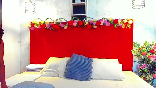 Snapshot of SilvannaFit chatting on 9, 5, 2026 SilvannaFit online show from 9, 5, 2026