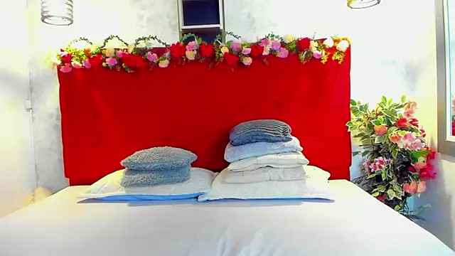 Snapshot of SilvannaFit chatting on 12, 5, 2026 SilvannaFit online show from 12, 5, 2026