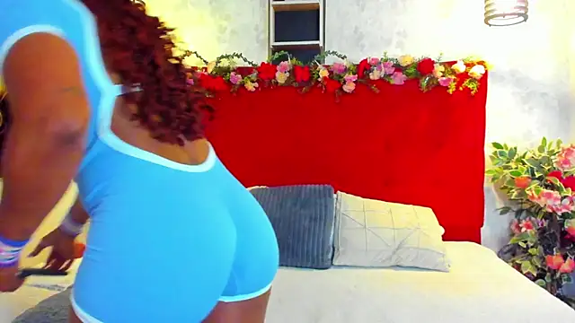 Snapshot of SilvannaFit chatting on 5, 6, 2026 SilvannaFit online show from 5, 6, 2026