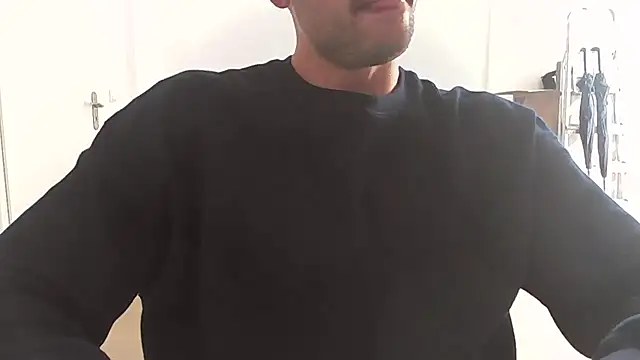 Snapshot of taallguyy_196 chatting on 10, 9, 2025 taallguyy 196 online show from 10, 9, 2025