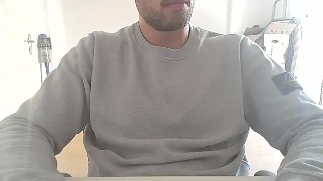 Snapshot of taallguyy_196 chatting on 18, 9, 2025 taallguyy 196 online show from 18, 9, 2025