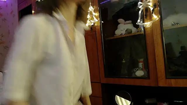 Snapshot of cloudgirrl chatting on 12, 1, 2025 cloudgirrl online show from 12, 1, 2025