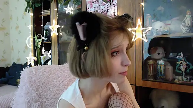 Snapshot of cloudgirrl chatting on 16, 3, 2025 cloudgirrl online show from 16, 3, 2025