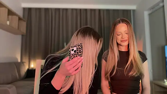 Snapshot of Julia_RL chatting on 7, 11, 2025 Julia RL online show from 7, 11, 2025