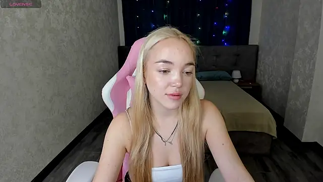 Christy Little online show from 17, 2, 2025