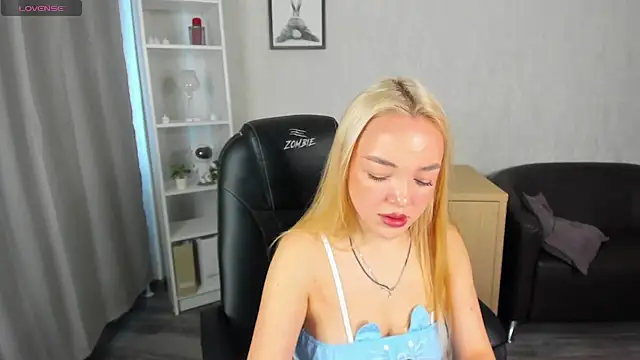 Christy Little online show from 5, 3, 2025