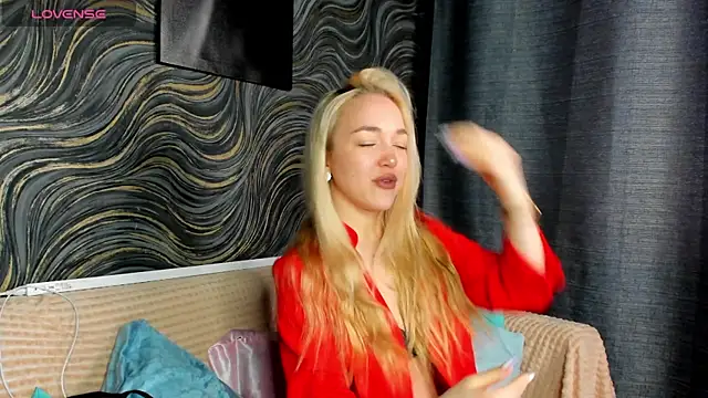 Christy Little online show from 15, 3, 2025