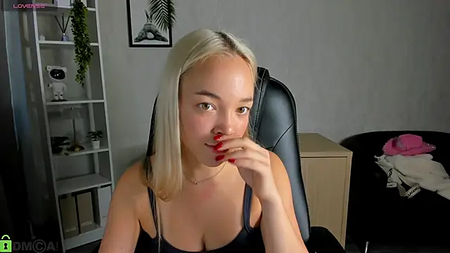 Christy Little online show from 10, 9, 2025