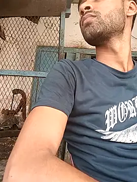 Skinny Bigass 23 online show from 27, 5, 2026