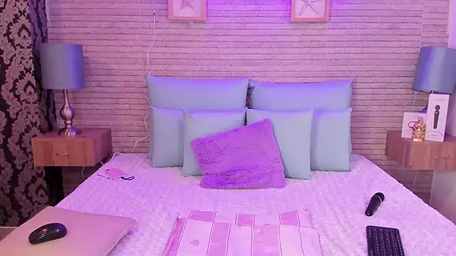 Snapshot of Catalinna_Thompson chatting on 9, 1, 2025 Catalinna Thompson online show from 9, 1, 2025