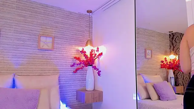 Snapshot of Catalinna_Thompson chatting on 19, 10, 2025 Catalinna Thompson online show from 19, 10, 2025