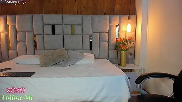 Saori newman online show from 8, 3, 2025