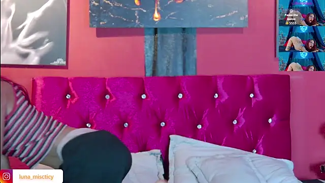 Lunamistyc online show from 6, 11, 2025