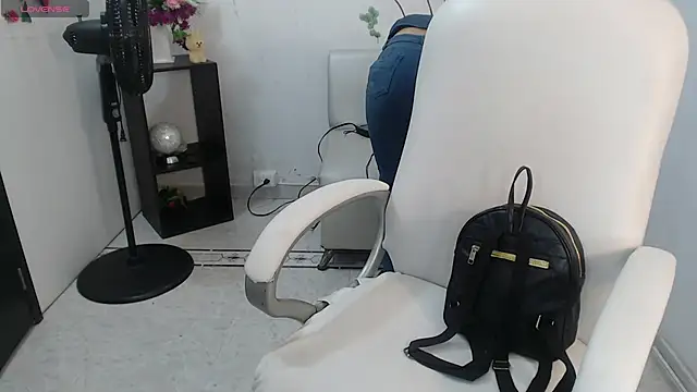 Snapshot of ariana_crazzy chatting on 28, 1, 2025 ariana crazzy online show from 28, 1, 2025