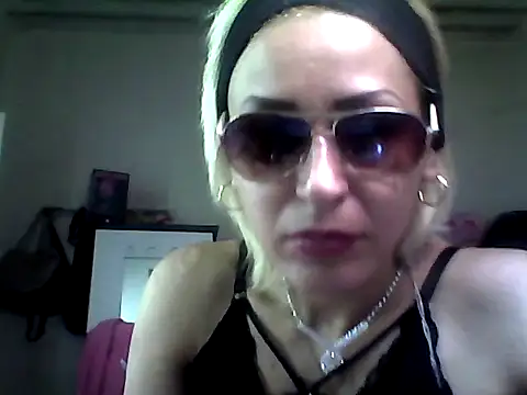 Snapshot of ariana_crazzy chatting on 14, 2, 2025 ariana crazzy online show from 14, 2, 2025