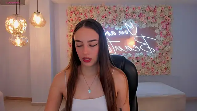 Snapshot of KaiaFerreira chatting on 17, 3, 2025 KaiaFerreira online show from 17, 3, 2025
