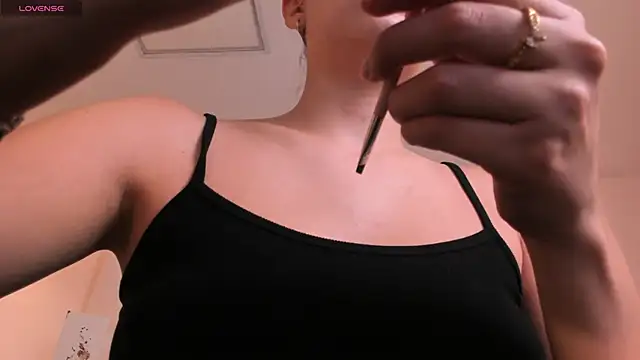 Snapshot of KaiaFerreira chatting on 19, 11, 2025 KaiaFerreira online show from 19, 11, 2025