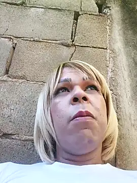 Snapshot of blondebitchlitle chatting on 22, 12, 2025 blondebitchlitle online show from 22, 12, 2025