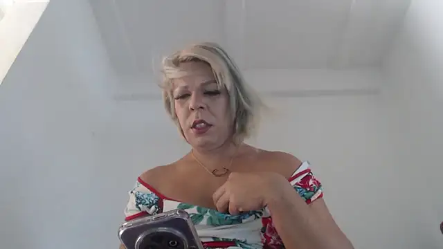 Snapshot of blondebitchlitle chatting on 9, 1, 2026 blondebitchlitle online show from 9, 1, 2026