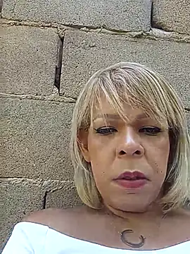 Snapshot of blondebitchlitle chatting on 18, 1, 2026 blondebitchlitle online show from 18, 1, 2026