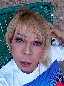 Snapshot of blondebitchlitle chatting on 31, 1, 2026 blondebitchlitle online show from 31, 1, 2026