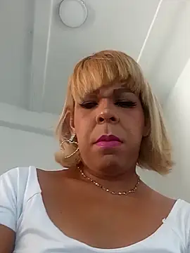 Snapshot of blondebitchlitle chatting on 1, 3, 2026 blondebitchlitle online show from 1, 3, 2026