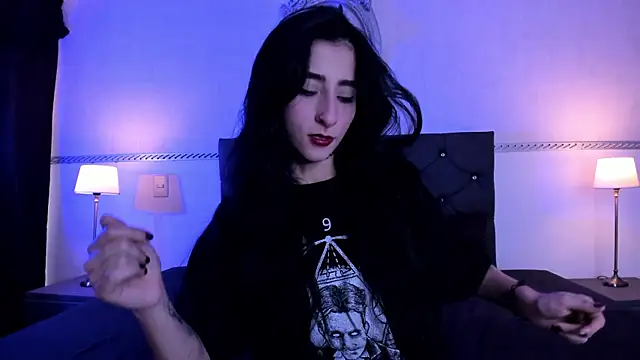 Snapshot of RomeroMoon chatting on 4, 12, 2024 RomeroMoon online show from 4, 12, 2024