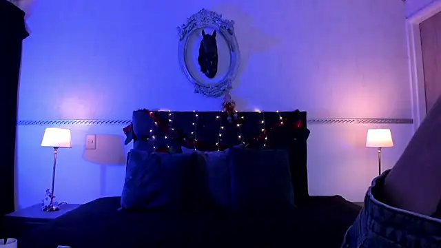 Snapshot of RomeroMoon chatting on 5, 12, 2024 RomeroMoon online show from 5, 12, 2024