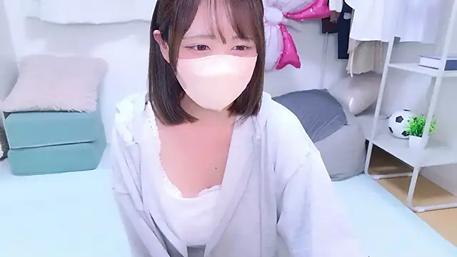 Snapshot of aki_zzz chatting on 12, 7, 2026 aki zzz online show from 12, 7, 2026
