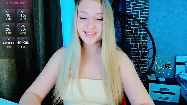 Snapshot of Evacadooo chatting on 28, 9, 2025 Evacadooo online show from 28, 9, 2025