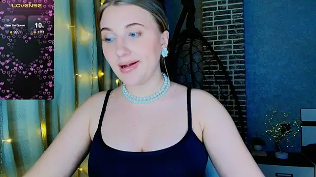 Snapshot of Evacadooo chatting on 22, 11, 2025 Evacadooo online show from 22, 11, 2025