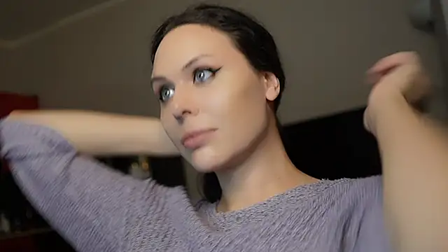 Snapshot of MollyCheiz chatting on 13, 12, 2024 MollyCheiz online show from 13, 12, 2024