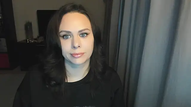 Snapshot of MollyCheiz chatting on 27, 10, 2025 MollyCheiz online show from 27, 10, 2025