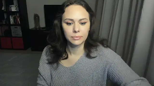 Snapshot of MollyCheiz chatting on 5, 12, 2025 MollyCheiz online show from 5, 12, 2025