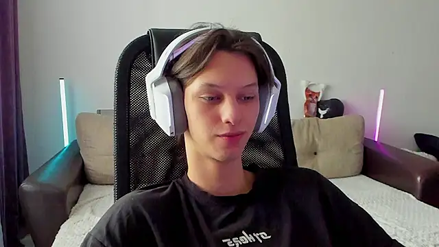 Snapshot of Ostin_meow chatting on 6, 2, 2026 Ostin meow online show from 6, 2, 2026