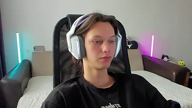 Snapshot of Ostin_meow chatting on 17, 2, 2026 Ostin meow online show from 17, 2, 2026