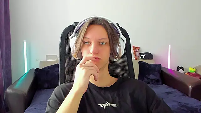 Snapshot of Ostin_meow chatting on 24, 2, 2026 Ostin meow online show from 24, 2, 2026