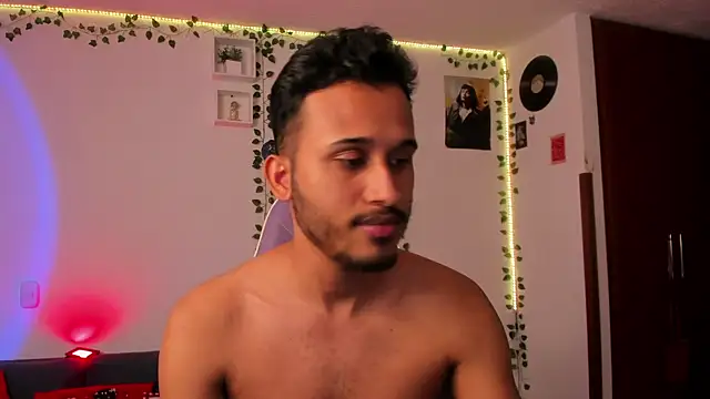 Raf brunette online show from 7, 1, 2025