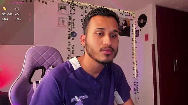 Raf brunette online show from 24, 1, 2025