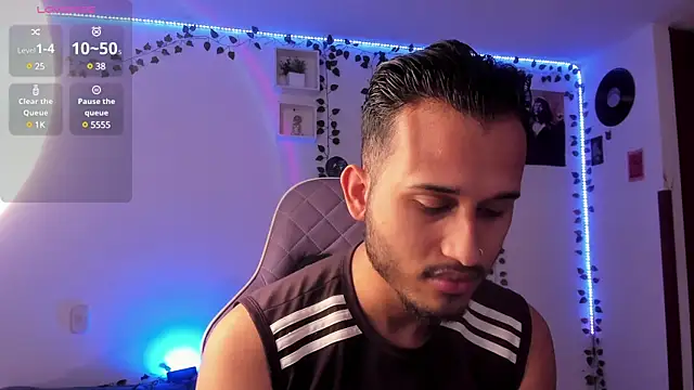 Raf brunette online show from 27, 2, 2025