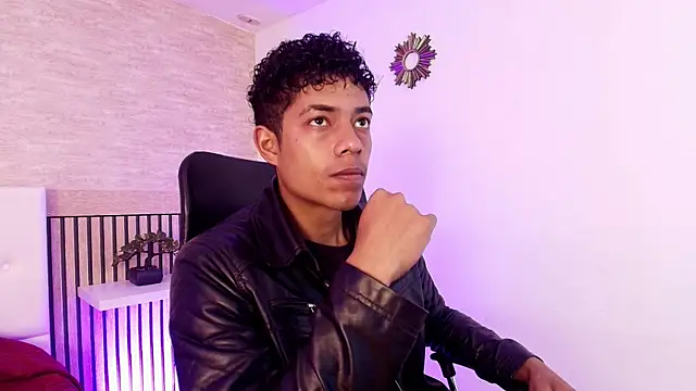 Snapshot of wagz chatting on 4, 12, 2025 wagz online show from 4, 12, 2025