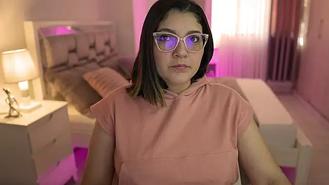 Camilaa bueno online show from 9, 12, 2024