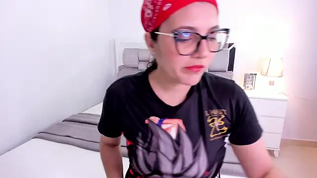 Camilaa bueno online show from 11, 4, 2026