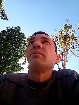 Snapshot of RomeZ chatting on 22, 9, 2025 RomeZ online show from 22, 9, 2025