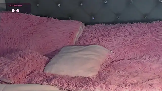 Miah hilton2 online show from 4, 2, 2025