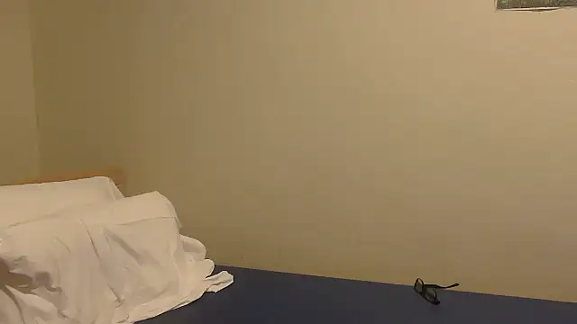 Snapshot of housewife_shantie chatting on 19, 10, 2025 housewife shantie online show from 19, 10, 2025