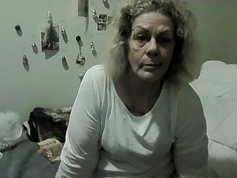 Snapshot of housewife_shantie chatting on 28, 11, 2025 housewife shantie online show from 28, 11, 2025