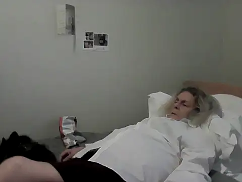 Snapshot of housewife_shantie chatting on 1, 2, 2026 housewife shantie online show from 1, 2, 2026