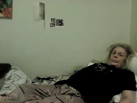 Snapshot of housewife_shantie chatting on 10, 2, 2026 housewife shantie online show from 10, 2, 2026